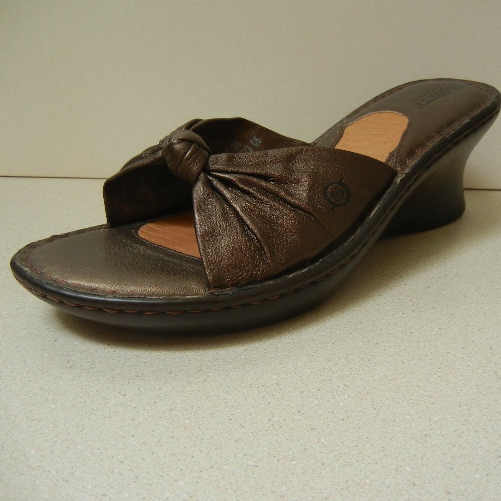 Born 8M Leather Metallic Slides Sandals Platform Cushioned Heeled Open Toe Shoe